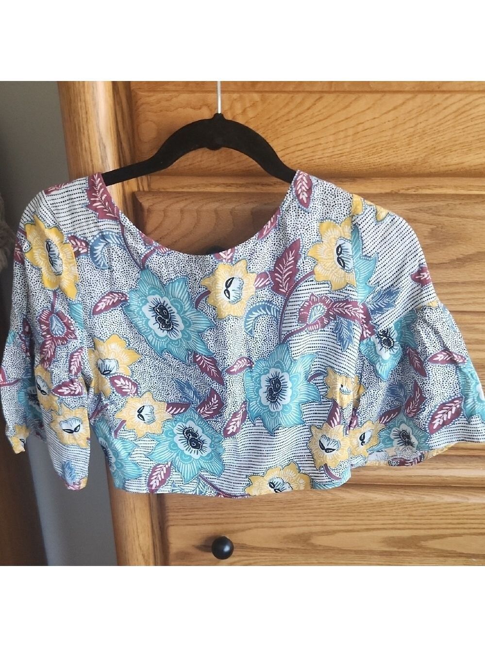 BCBGeneration Blue and Yellow Flowy Sleeved Casual Open Backed  Crop Top